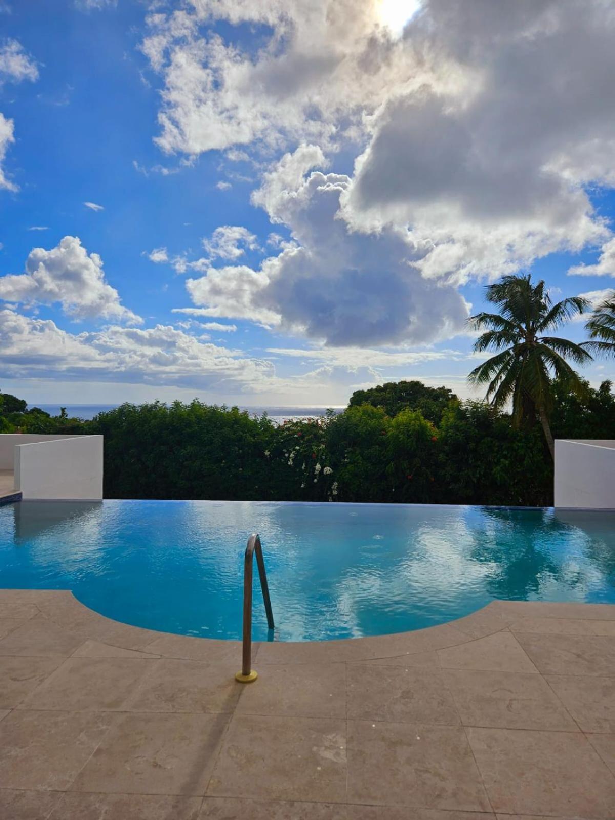 Purple Haze - Infinity Pool Holiday Home Minutes From The Island'S Best Beaches Saint James Eksteriør bilde